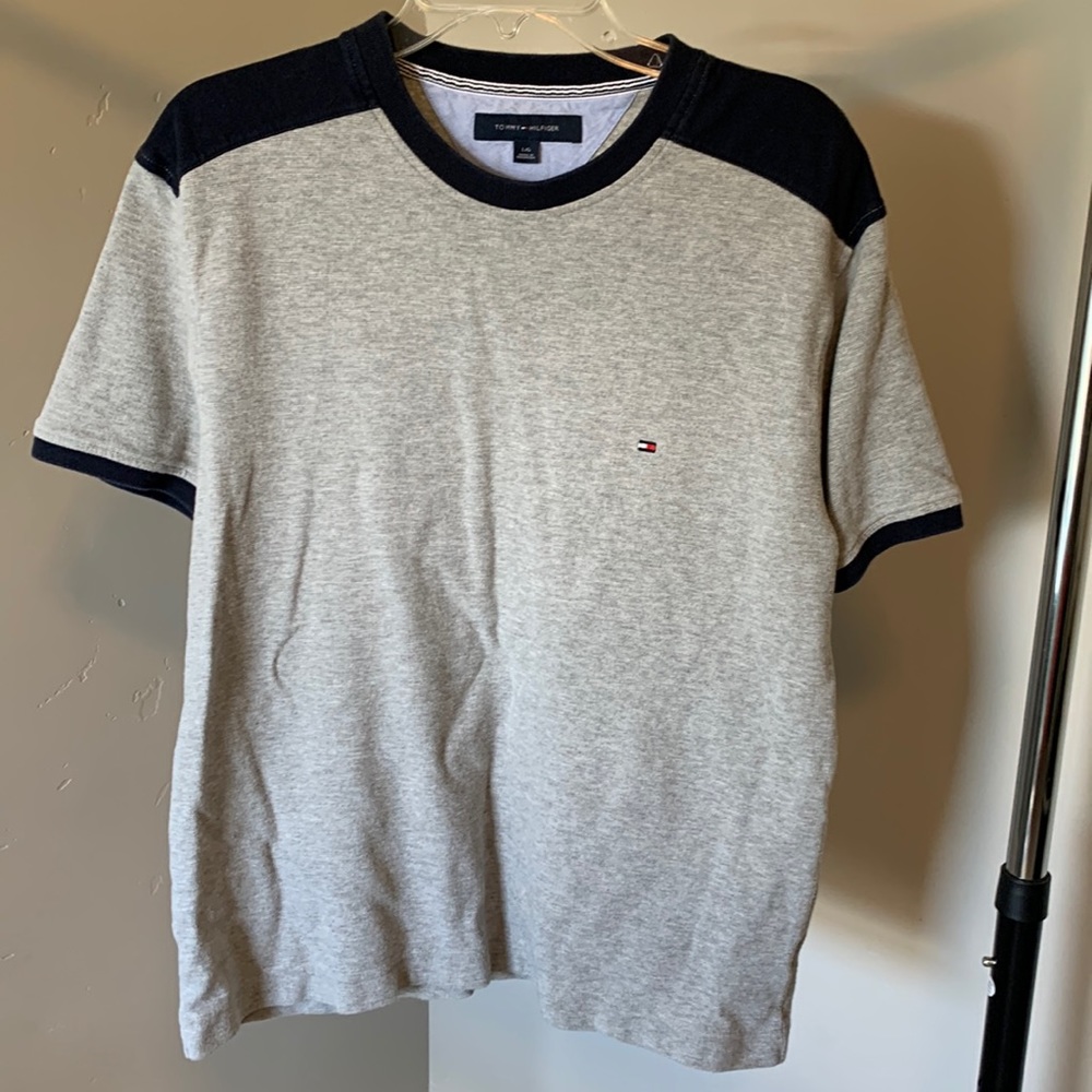 Tommy Hilfiger Large gray and blue short sleeve T-shirt